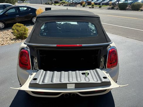 Used 2019 MINI Cooper S w/ Signature Upholstery Package FWD image 31