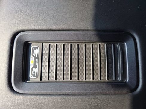 Used 2019 Chevrolet Suburban Premier AWD/4WD image 9