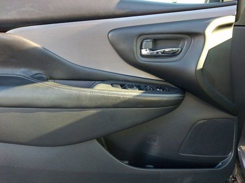 Used 2023 Nissan Murano SV image 13