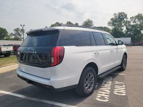 Certified 2025 Ford Expedition Active RWD image 5