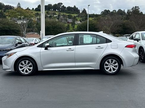 Used 2025 Toyota Corolla LE image 6