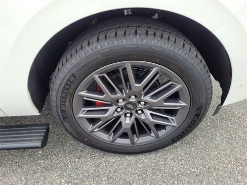 New 2025 Ford Expedition Max Platinum w/ Stealth Performance Package image 19