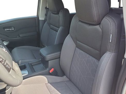 New 2025 Nissan Frontier SV w/ SV Convenience Package image 16