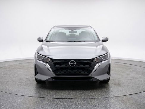 Used 2025 Nissan Sentra SV FWD image 2