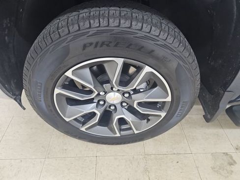 Used 2023 Chevrolet Silverado 1500 LT AWD/4WD image 23
