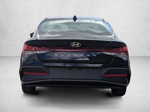 New 2026 Hyundai Elantra SE image 8