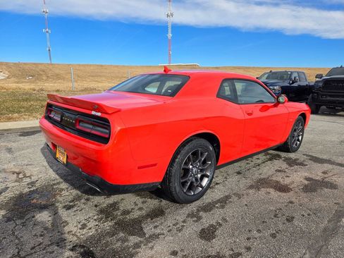 Used 2018 Dodge Challenger GT image 3