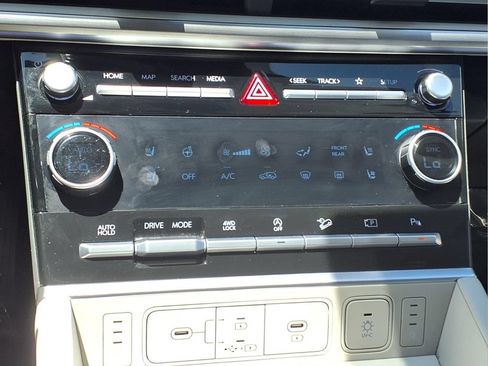 Used 2024 Hyundai Santa Fe Calligraphy AWD/4WD image 18