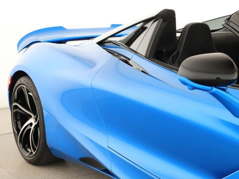 Used 2024 McLaren 750S Spider RWD image 37