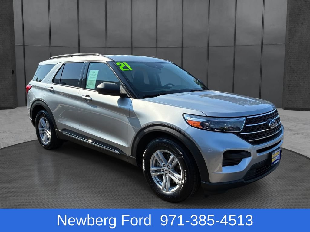 Used 2021 Ford Explorer XLT RWD image 3