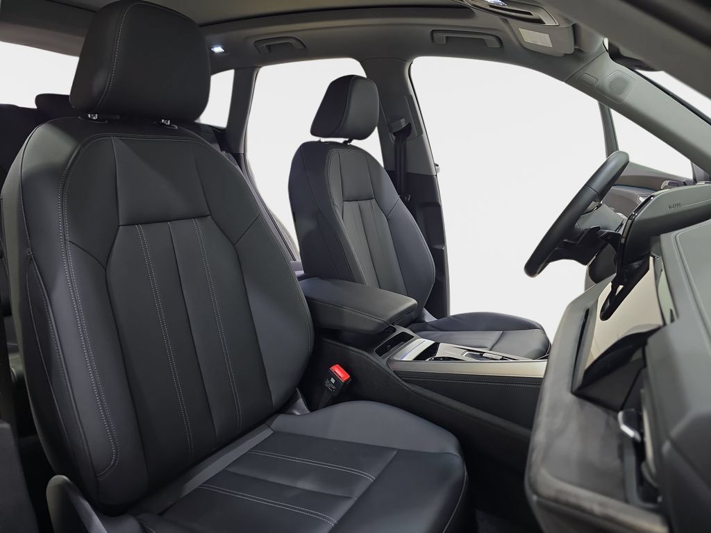 Used 2025 Audi Q5 Premium Plus w/ Premium Plus AWD/4WD image 12