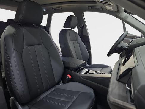 Used 2025 Audi Q5 Premium Plus w/ Premium Plus AWD/4WD image 12