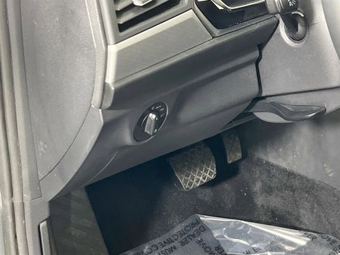 Used 2020 Volkswagen Jetta SE w/ SE Cold Weather Package image 10