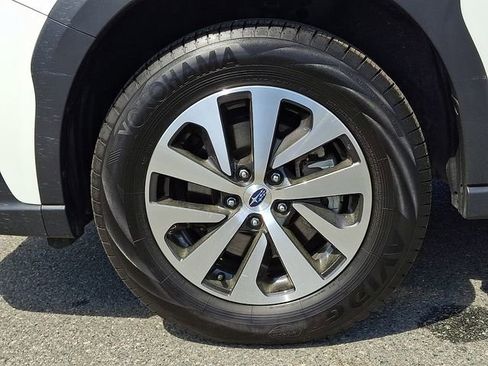 Certified 2025 Subaru Outback Premium image 8