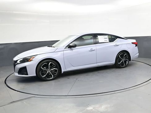 New 2026 Nissan Altima 2.5 SR FWD image 8