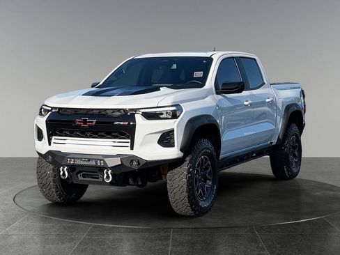 Used 2024 Chevrolet Colorado ZR2 w/ ZR2 Convenience Package III AWD/4WD image 4