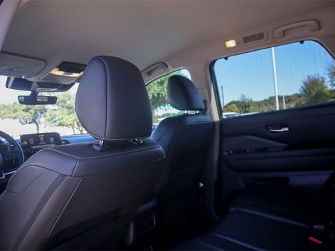 Used 2023 Nissan Pathfinder SL w/ Lighting Package (N92) image 22