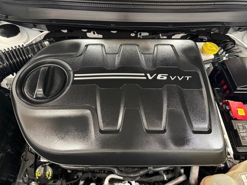 Certified 2021 Jeep Cherokee Latitude Lux w/ Comfort/Convenience Group AWD/4WD image 34