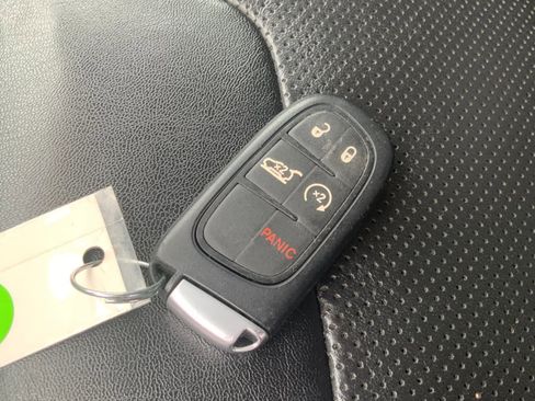 Used 2023 Jeep Cherokee Altitude Lux image 37