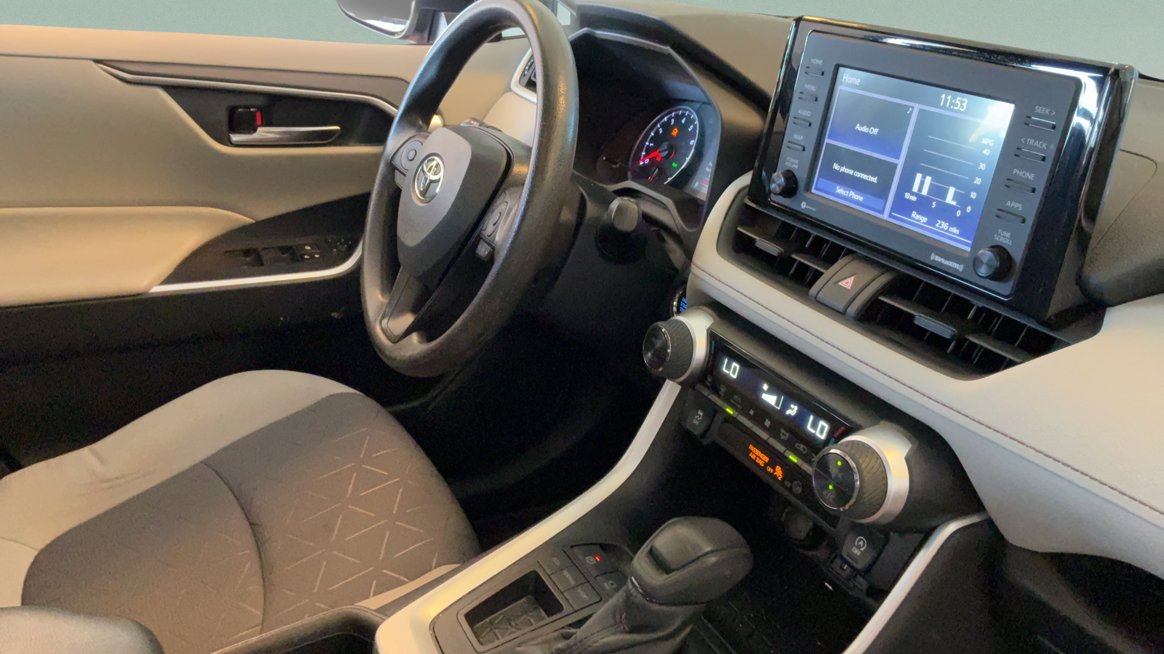 Used 2021 Toyota RAV4 XLE w/ Convenience Package FWD image 37