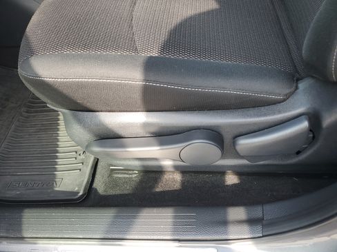 Used 2019 Nissan Sentra S FWD image 16