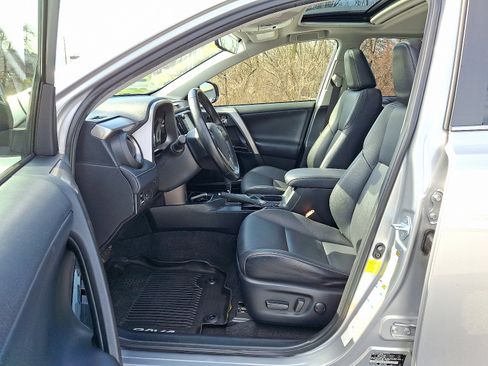 Used 2018 Toyota RAV4 Limited w/ All Weather Liner Package image 15