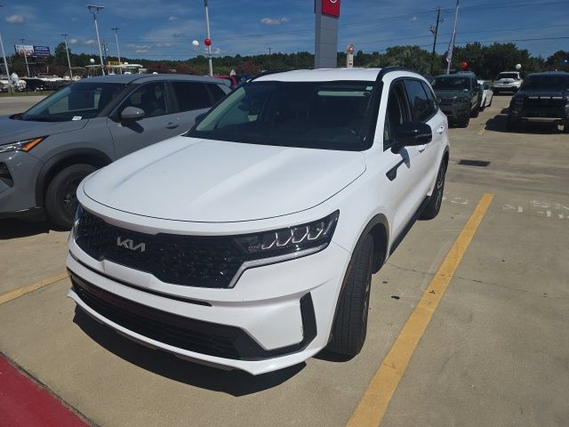 Used 2023 Kia Sorento S FWD image 2