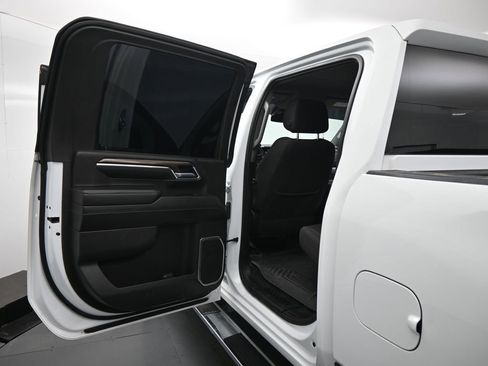 Used 2024 Chevrolet Silverado 2500 LT image 15