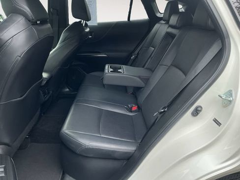 Used 2021 Toyota Venza AWD/4WD image 13