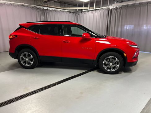 Used 2023 Chevrolet Blazer LT w/ Convenience Package FWD image 8