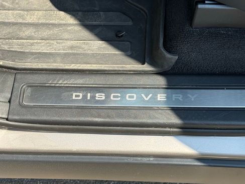 Certified 2025 Land Rover Discovery Dynamic SE AWD/4WD image 13