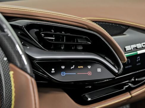 Used 2024 Ferrari SF90 Spider image 40