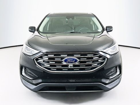 Used 2019 Ford Edge Titanium w/ Equipment Group 301A AWD/4WD image 2