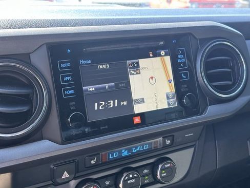 Used 2019 Toyota Tacoma TRD Sport image 8