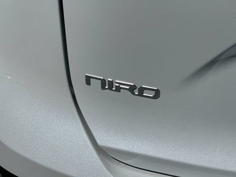 Used 2024 Kia Niro Wave FWD image 27
