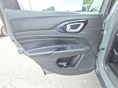Used 2023 Jeep Compass Latitude w/ Convenience Group AWD/4WD image 19