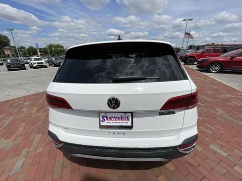 Used 2022 Volkswagen Taos SE FWD image 31