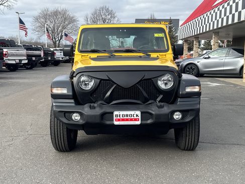 Used 2019 Jeep Wrangler Unlimited Sport image 2