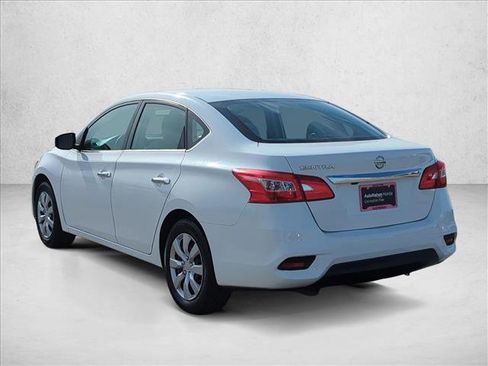 Used 2017 Nissan Sentra S image 9