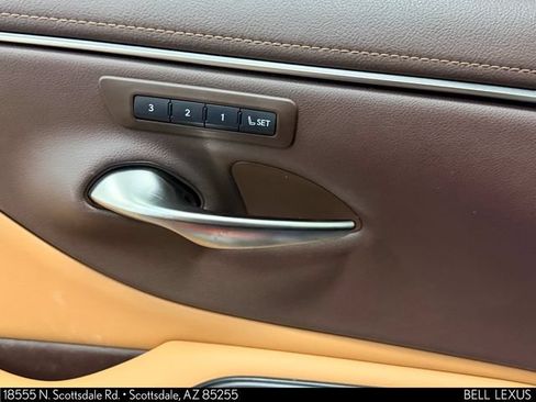 Used 2019 Lexus ES 300h w/ Premium Package FWD image 17
