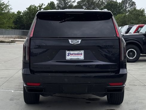 Used 2024 Cadillac Escalade Sport Platinum AWD/4WD image 5