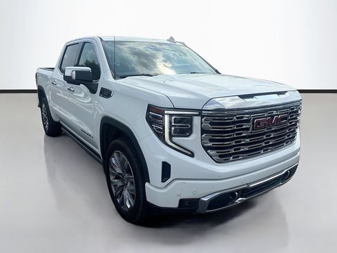 Used 2022 GMC Sierra 1500 Denali w/ Denali Reserve Package AWD/4WD image 3