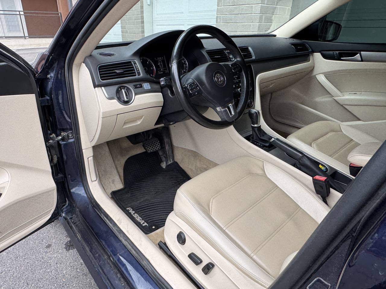 Used 2015 Volkswagen Passat TDI SE FWD image 13