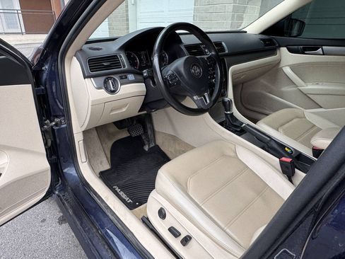 Used 2015 Volkswagen Passat TDI SE FWD image 13