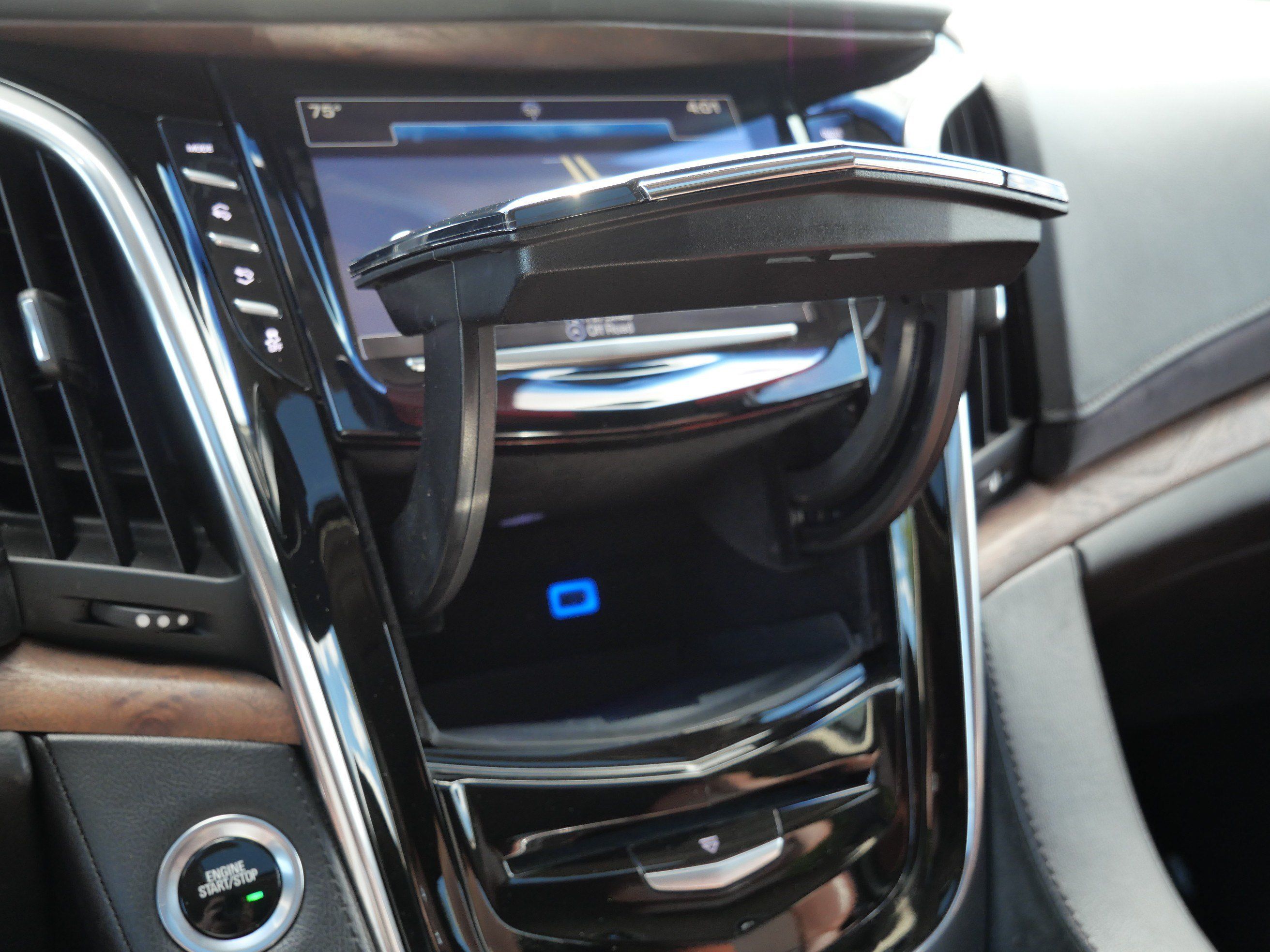 Used 2017 Cadillac Escalade Luxury AWD/4WD image 31