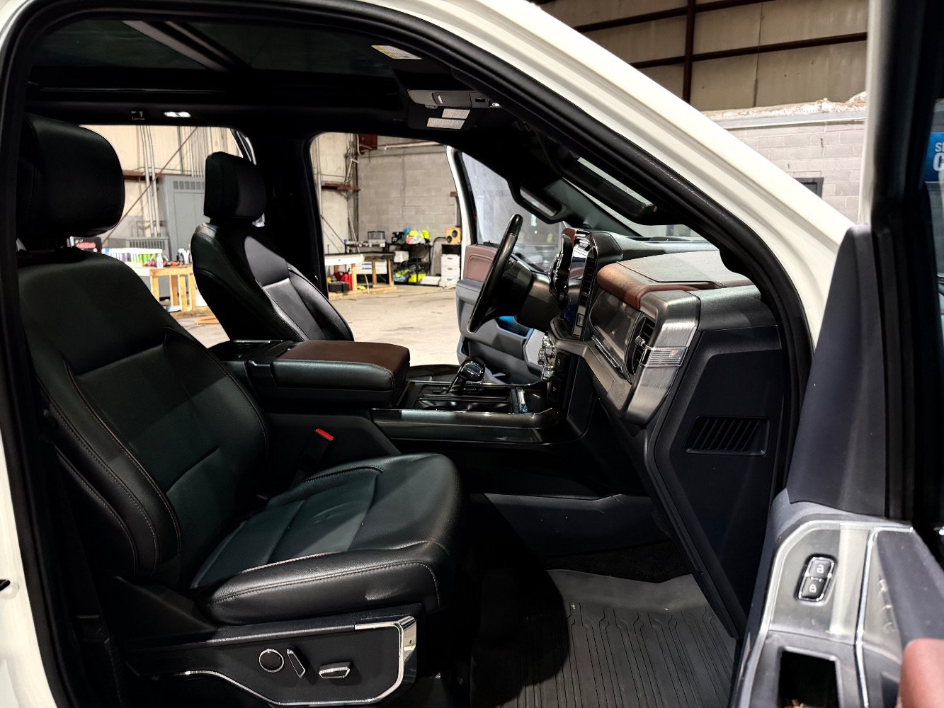 Used 2022 Ford F150 Lariat w/ Equipment Group 502A High AWD/4WD image 26