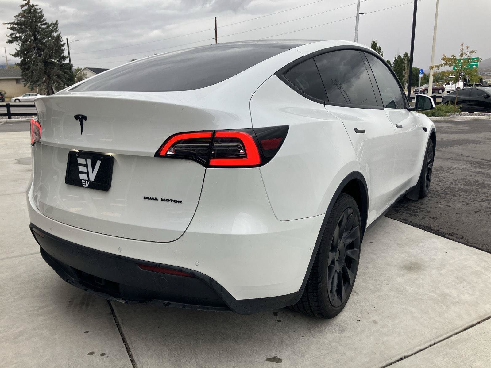 Used 2022 Tesla Model Y Long Range AWD/4WD image 8