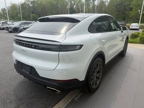 Used 2024 Porsche Cayenne Coupe AWD/4WD image 6