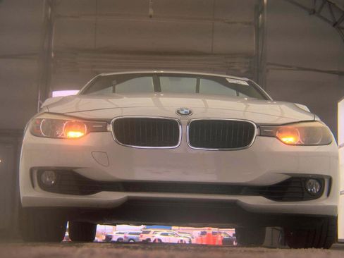 Used 2015 BMW 328i Sedan RWD image 3