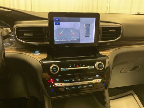 Used 2021 Ford Explorer Limited w/ Equipment Group 301A image 22